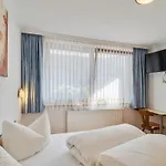 In Near Lift Apartment