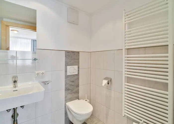 Appartement In Near Lift *
