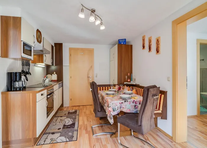 Apartment In Near Lift